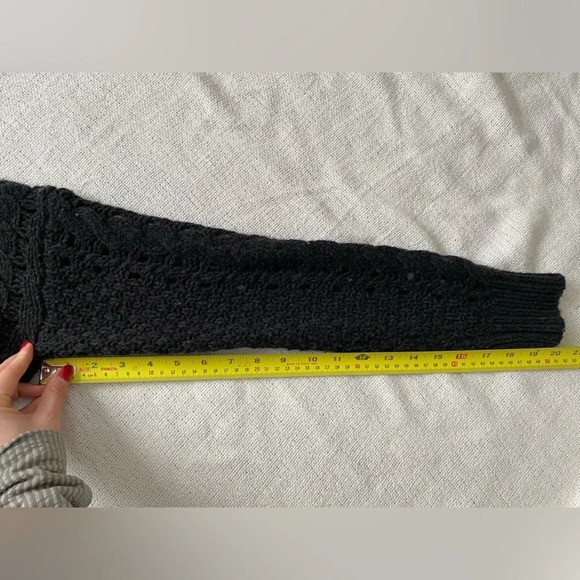 VINCE  Wool Cable Knit Gray Crewneck Sweater Size Small - Picture 11 of 12